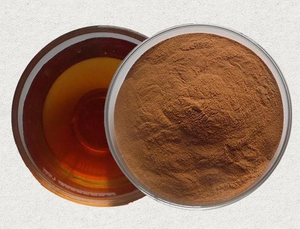 Instant Black Tea Powder, rico aroma de chá preto com líquido de cor âmbar.